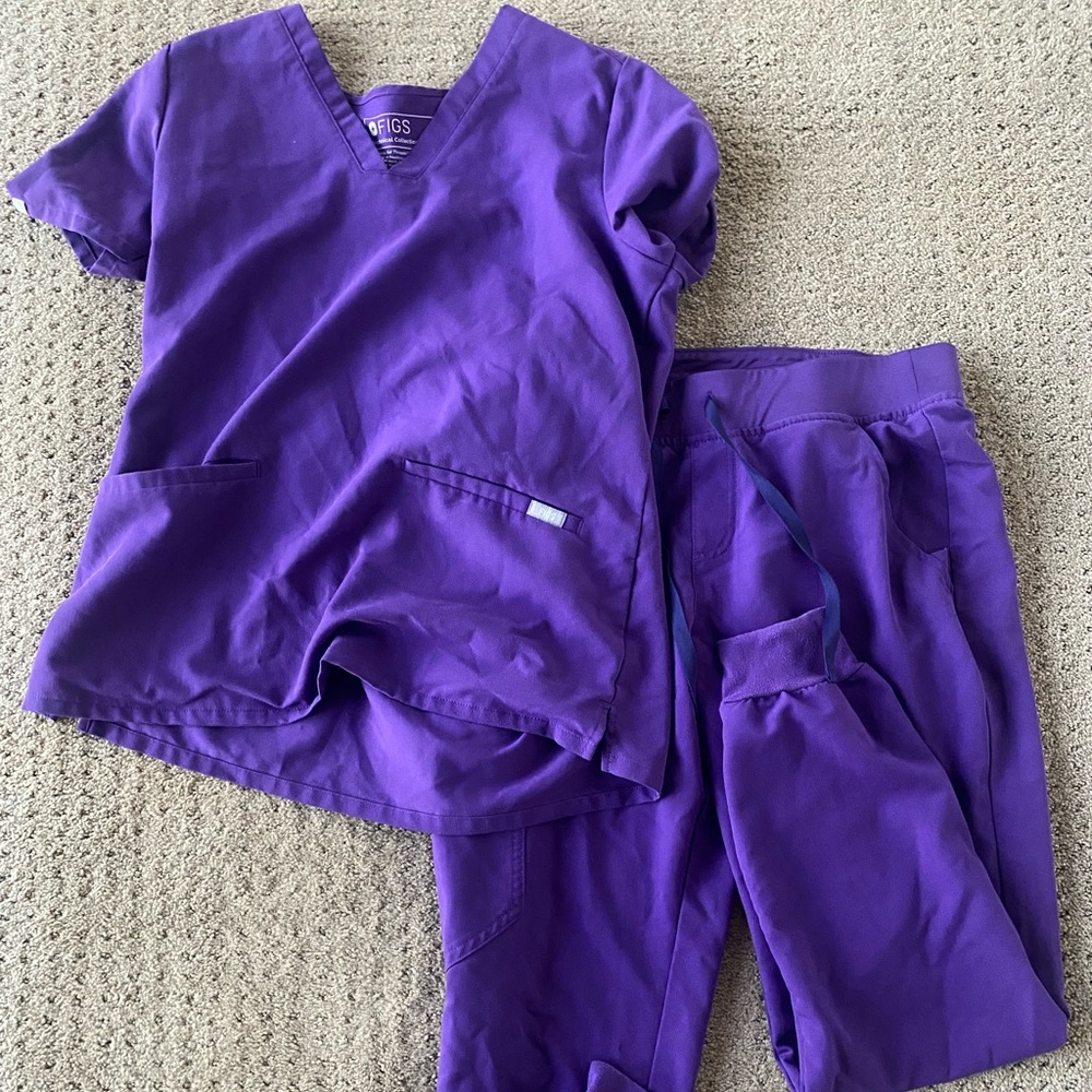 Figs scrub set in grape in size medium